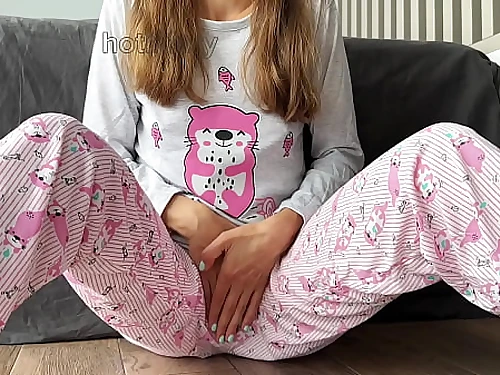 bony honey in pajama fap petite baps fingerblasting cootchie close-up and spray climax