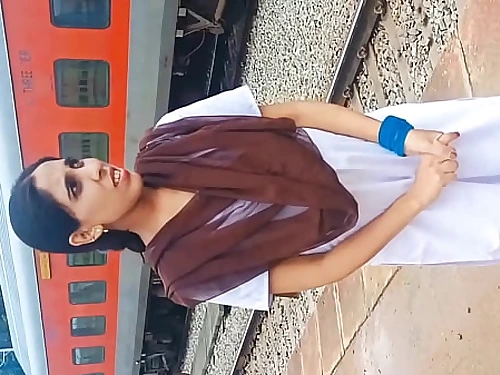 Indian School gal Fucked in Railway station