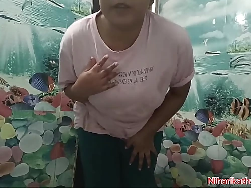 school lady in hostel baathroom vid