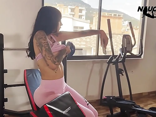 I take pictures in the gym and end up wanking