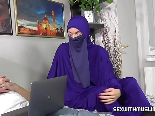 Niqab stunner loves it rock hard